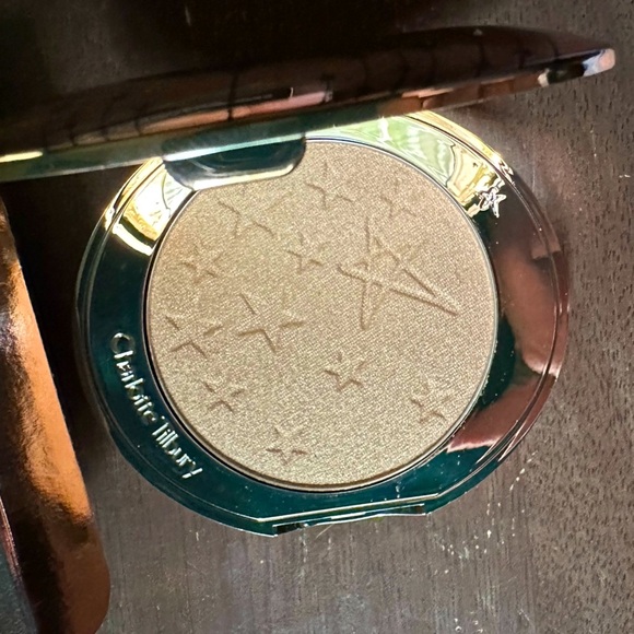 Charlotte Tilbury Hollywood Glow Glide Face Architect Highlighter in Gilded Glow - Picture 9 of 9